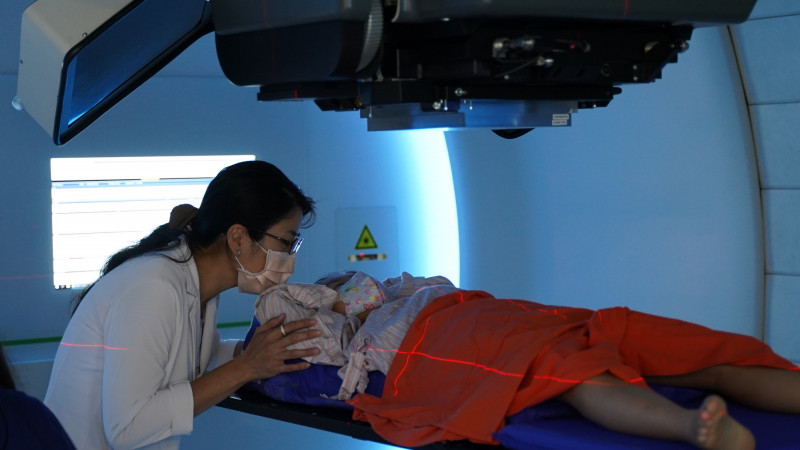 北醫質子中心啟動寫癌症治療新頁！8歲罕見癌童成首位病人