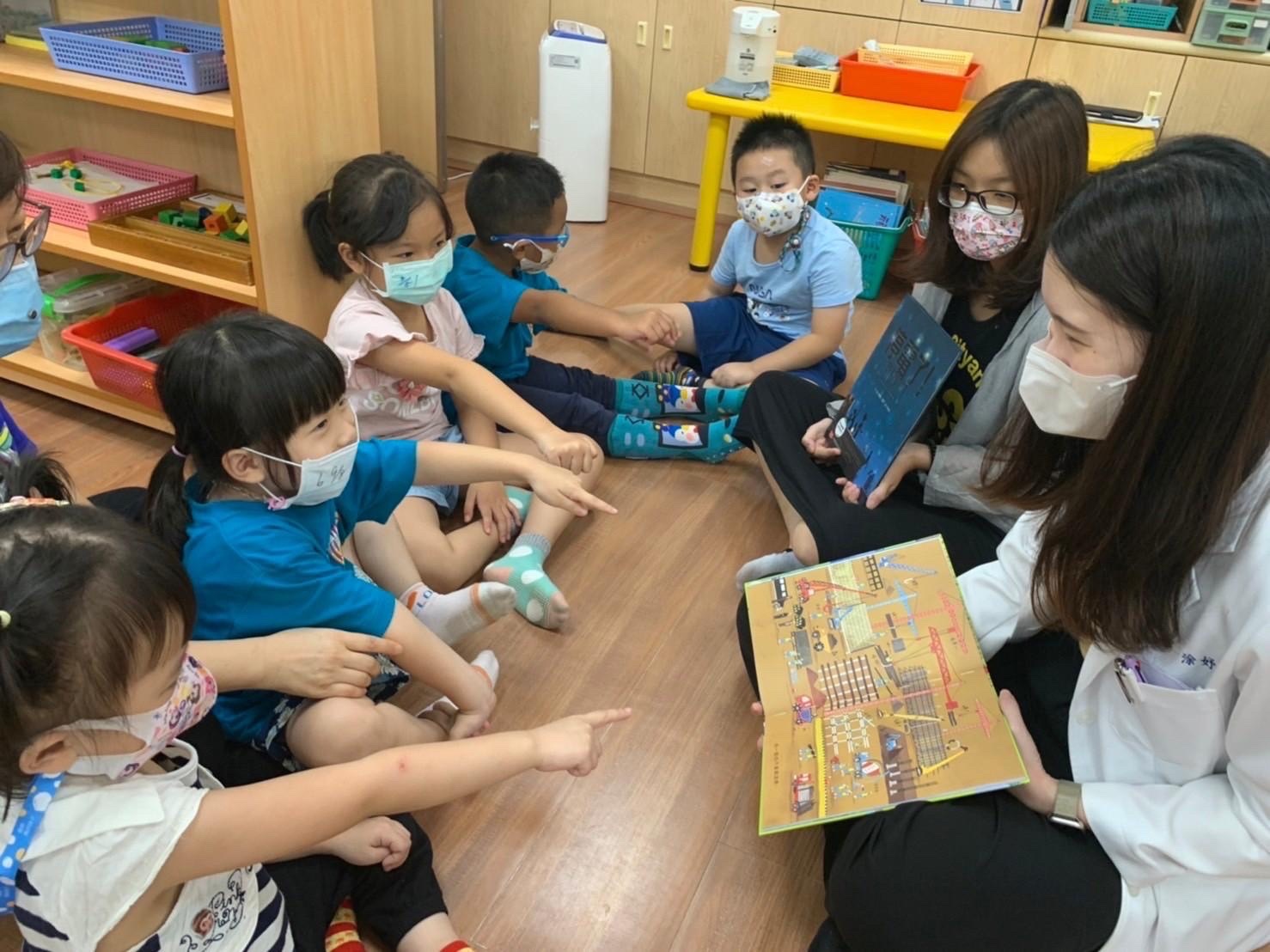 閱讀力趨M型化！科技助偏鄉共讀　馨生支持展臂閱讀2.0