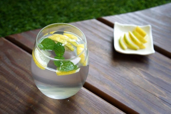 夏日飆汗…千萬別只灌咖啡！專家曝3招打敗不愛喝開水習慣